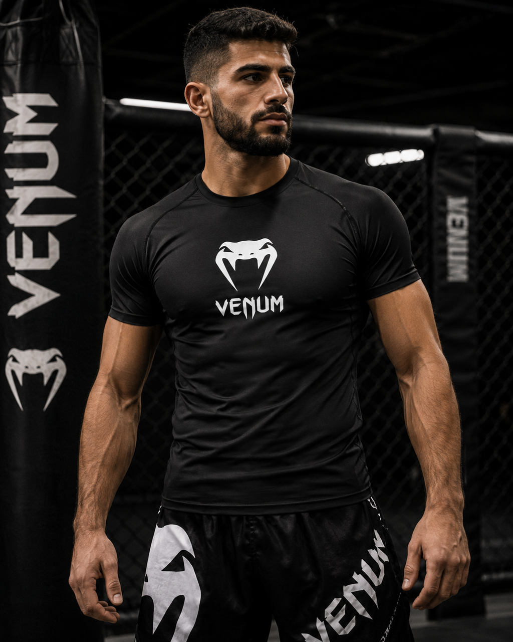 חולצת venum יוקרתית .