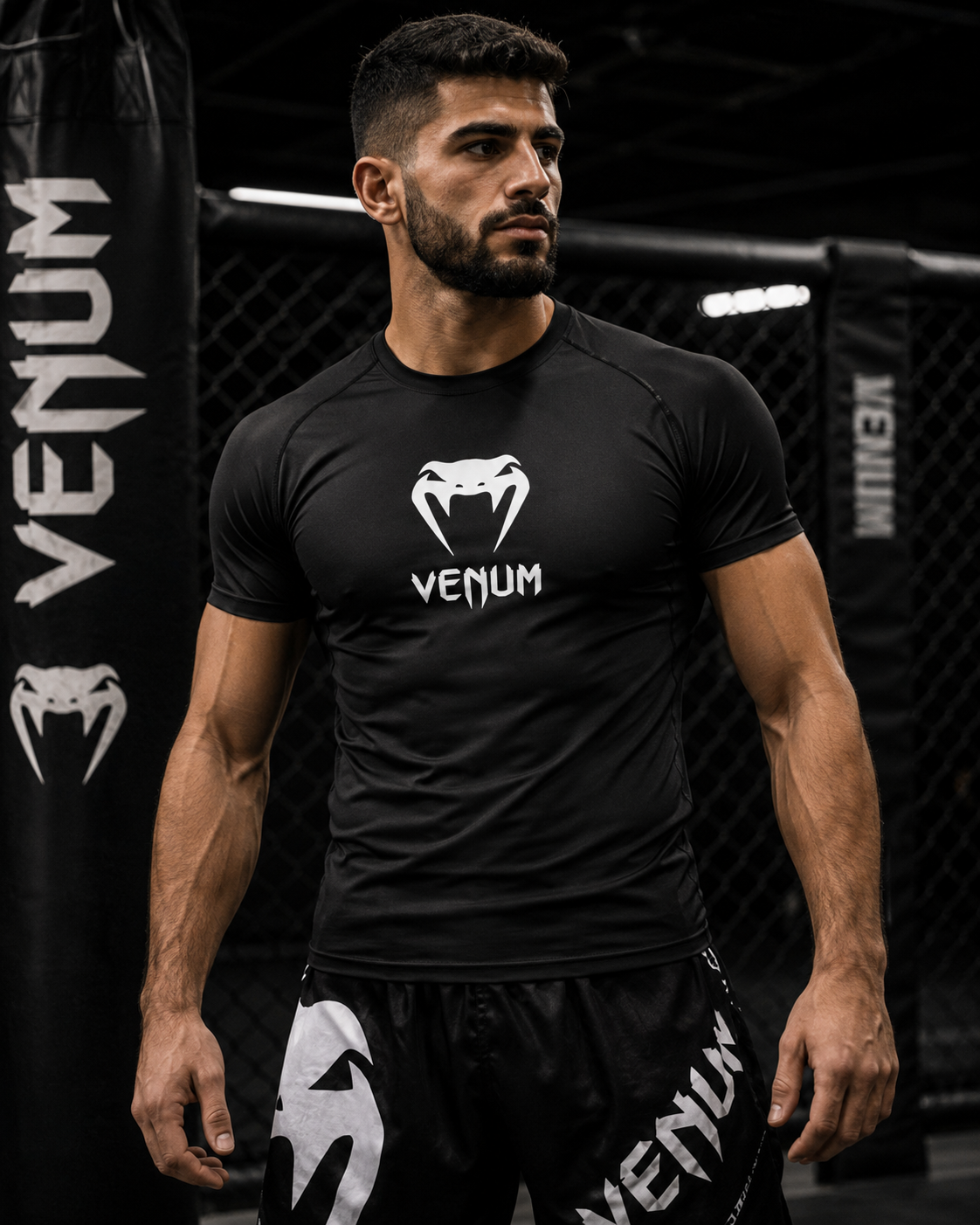 חולצת venum יוקרתית .